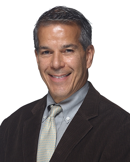 Rolando Burgos, LCSW Headshot